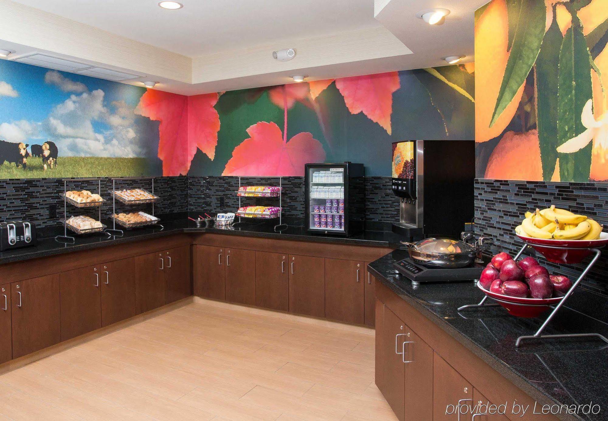 Hotel Fairfield & By Marriott 3*