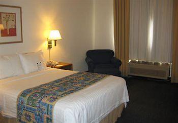 Hotel Fairfield & By Marriott Quincy
